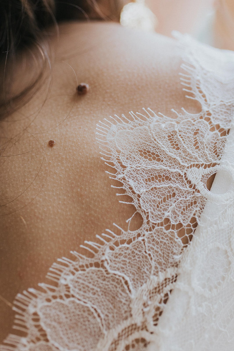 Rose, robe de mariée en dentelle de Calais, créatrice Christelle Vasseur